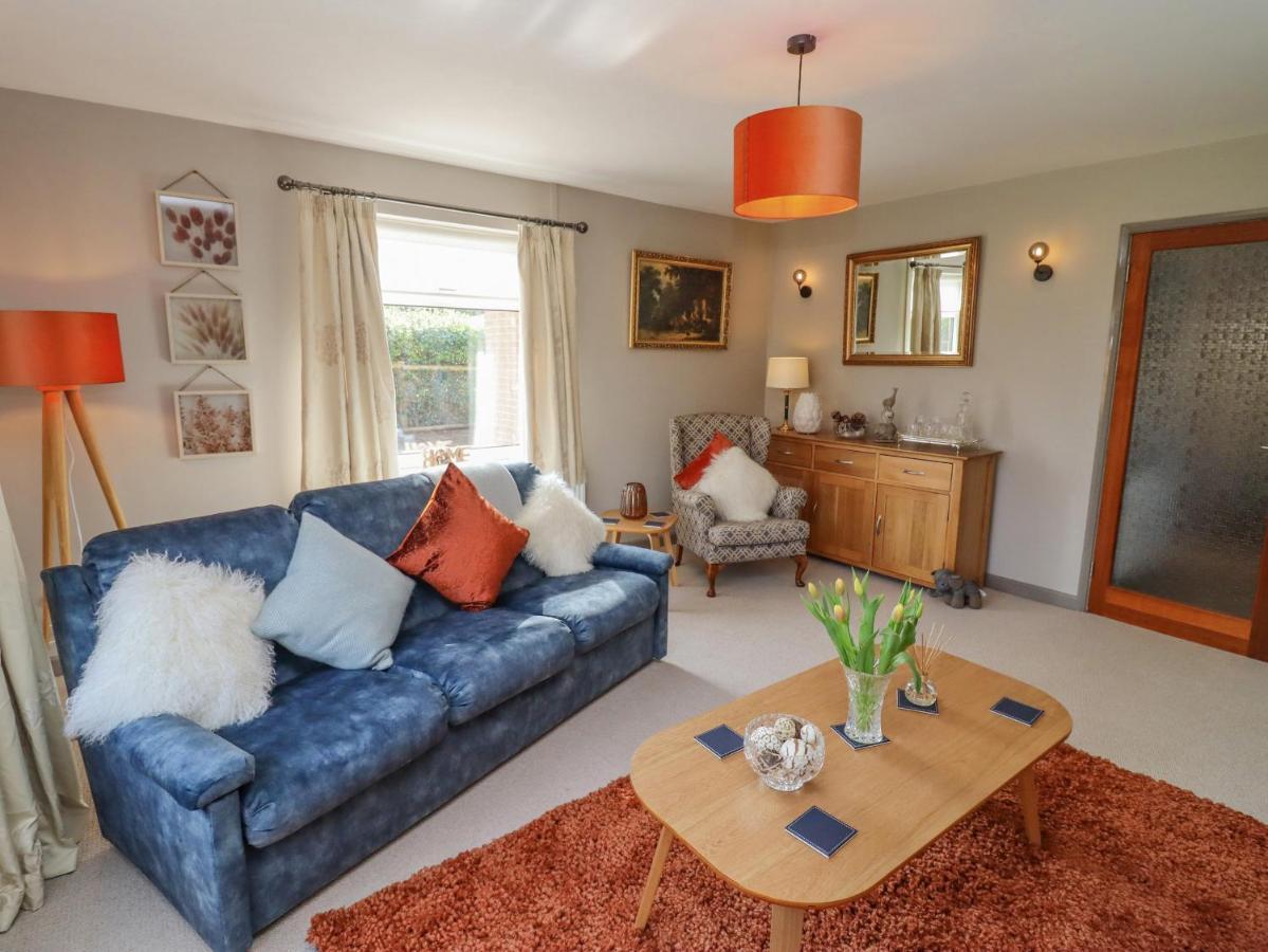 Robellen Corner Villa Banbury Bagian luar foto